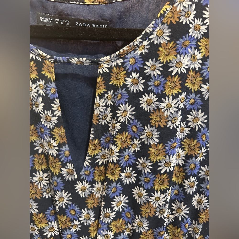 Floral Print Dress with Keyhole Neckline